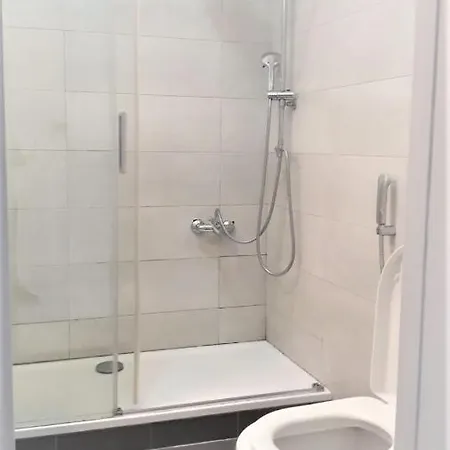 Comfortable Twin Sharing Furnished In With Wifi And Ac Гостьовий будинок