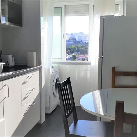 Comfortable Twin Sharing Furnished In With Wifi And Ac Лиссабон