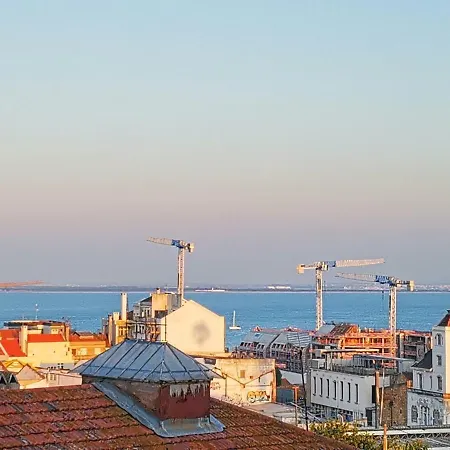 Comfortable Twin Sharing Furnished In With Wifi And Ac * Lisbon